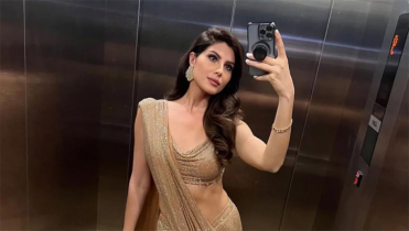 লিফটের ভেতরে আয়না কেন থাকে